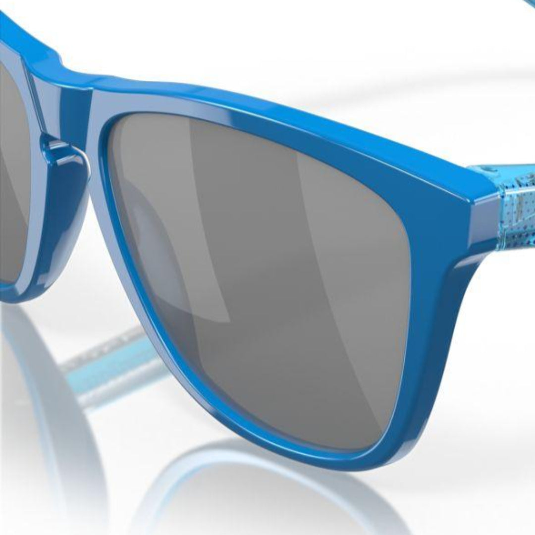Oakley Frogskins (Low Bridge Fit) Hi Res Polished Sapphire/Prizm Black 0OO9245-9245C9